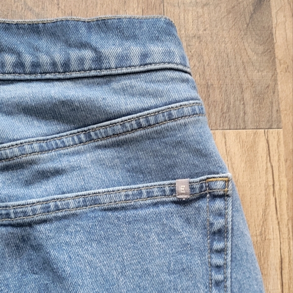 Everlane The Original Cheeky Jean Cropped - Picture 5 of 8